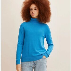 NORTHERN REFLECTIONS Turtleneck Sweater